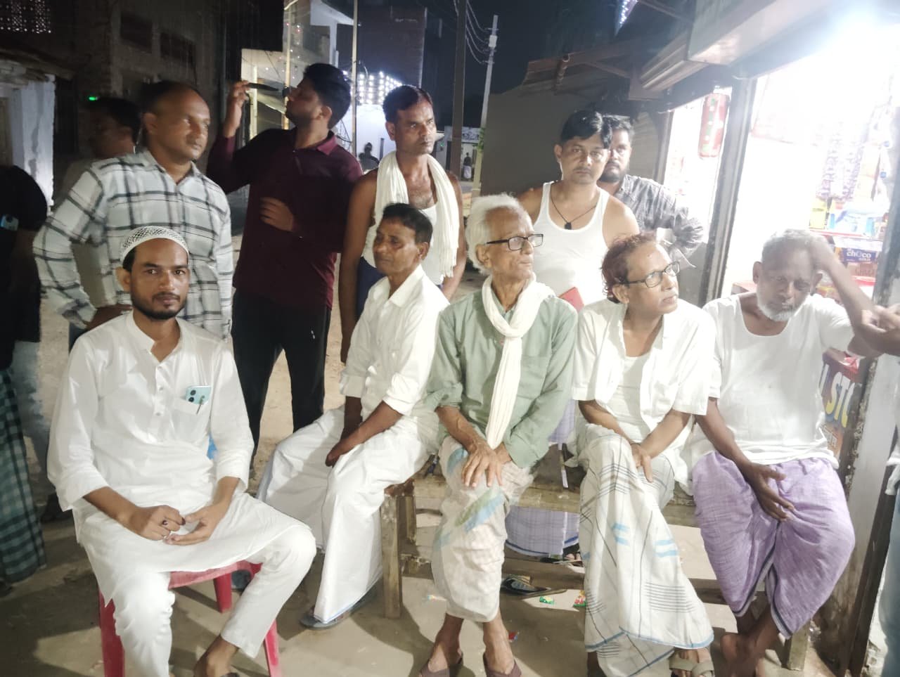 टांडा में पसमांदा बुनकर समाज की पंचायत, बदहाली और तालीम के मुद्दे उठे