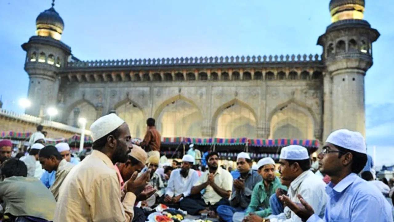 2.5% ज़कात मिलने के बावजूद मुसलमान गरीब क्यों? — जिम्मेदार कौन?